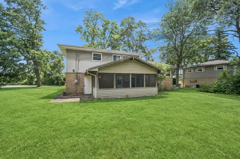 6 Linden Avenue Buffalo Grove IL 60089