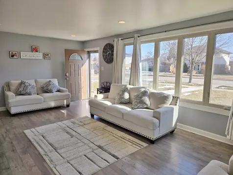 980 West Grant Drive Des Plaines IL 60016