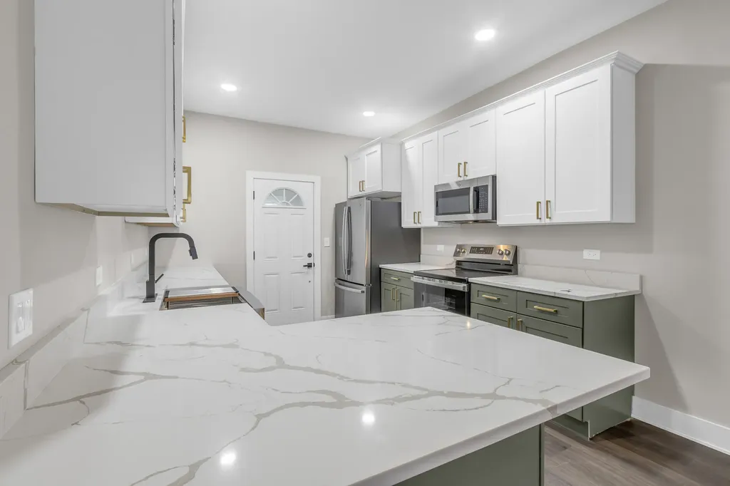 3823 West Wabansia Avenue Chicago IL 60647