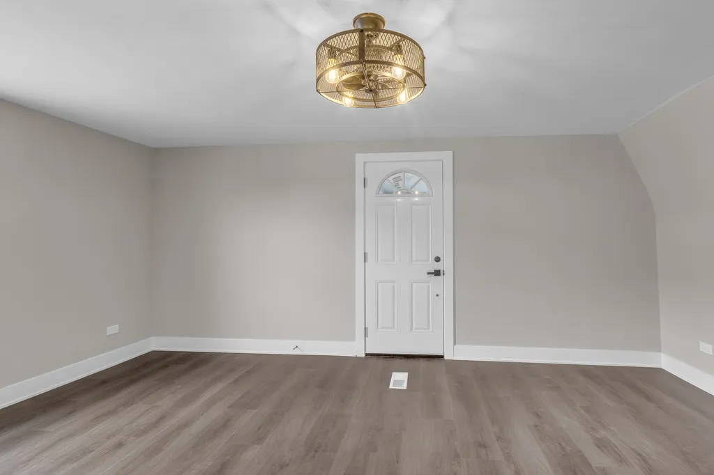 3823 West Wabansia Avenue Chicago IL 60647