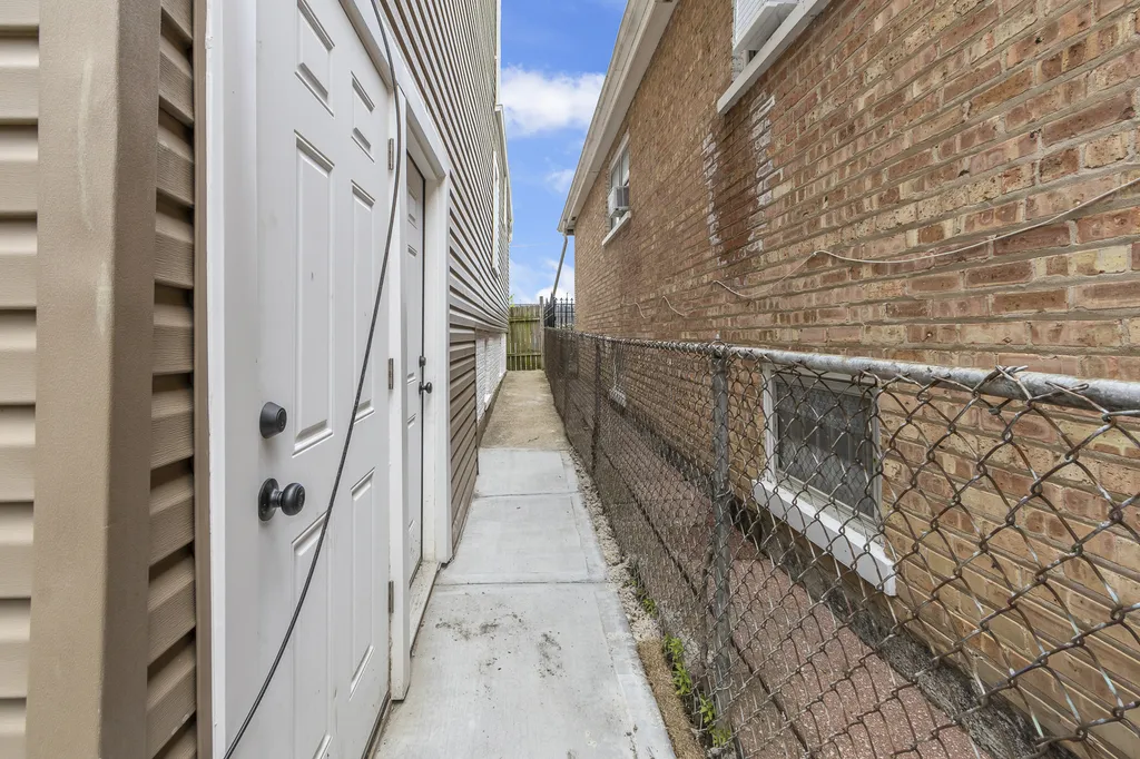 3823 West Wabansia Avenue Chicago IL 60647