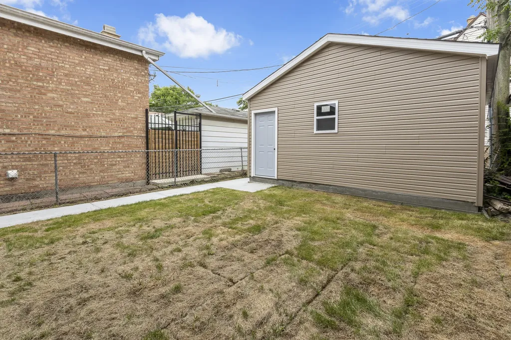 3823 West Wabansia Avenue Chicago IL 60647