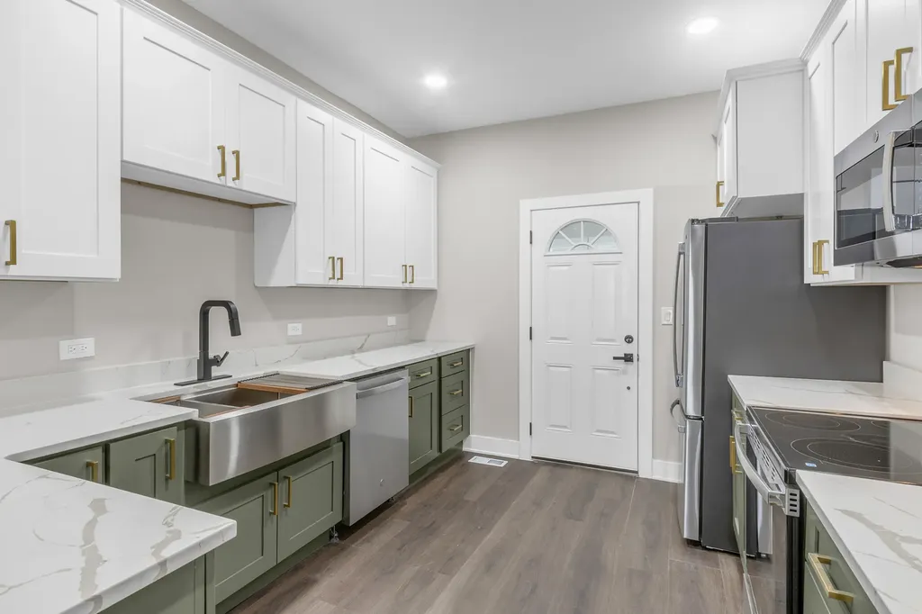 3823 West Wabansia Avenue Chicago IL 60647