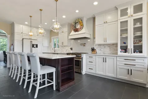 19043 South Saddlebrook Drive Shorewood IL 60404