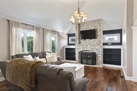19043 South Saddlebrook Drive Shorewood IL 60404