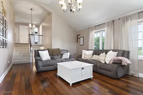 19043 South Saddlebrook Drive Shorewood IL 60404