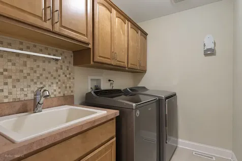 19043 South Saddlebrook Drive Shorewood IL 60404