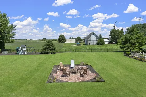 19043 South Saddlebrook Drive Shorewood IL 60404