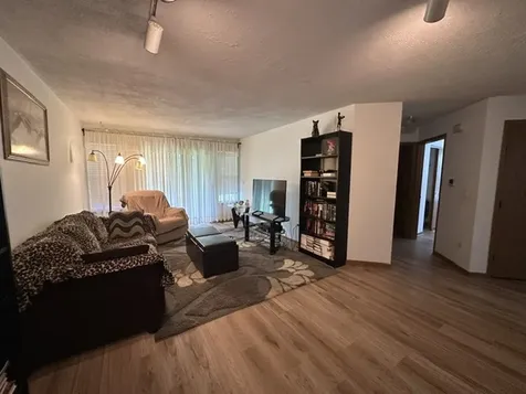 21 Truman Court Streamwood IL 60107