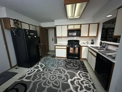 21 Truman Court Streamwood IL 60107