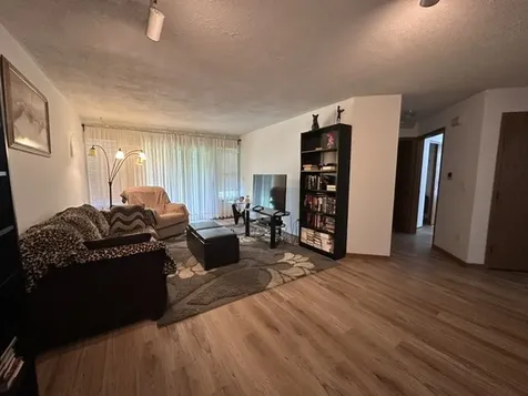 21 Truman Court Streamwood IL 60107