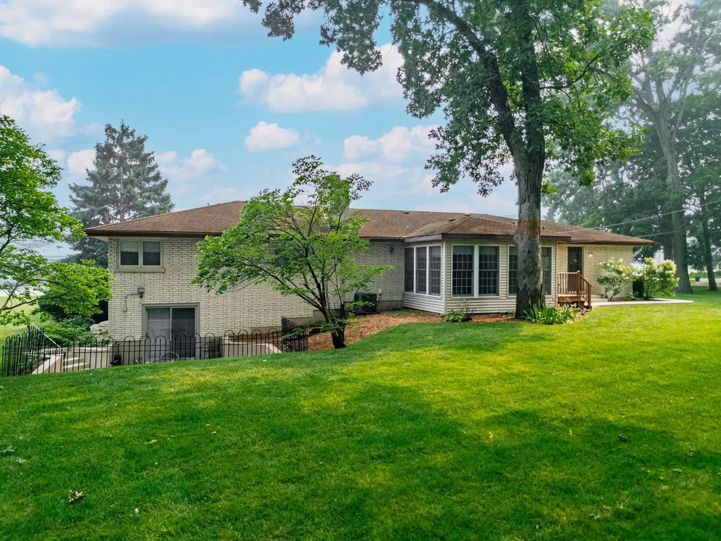 304 East Irving Park Road Roselle IL 60172