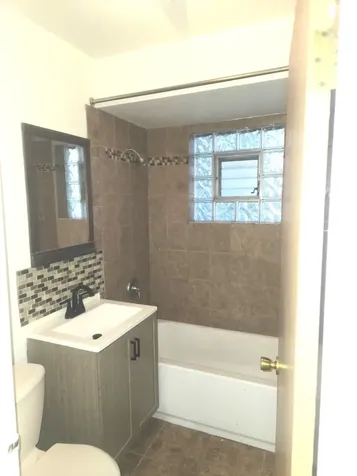 4136 North Kedvale Avenue Chicago IL 60641