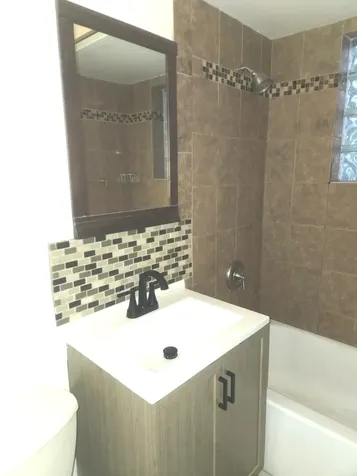 4136 North Kedvale Avenue Chicago IL 60641