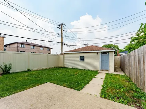 7852 Neenah Avenue Burbank IL 60459