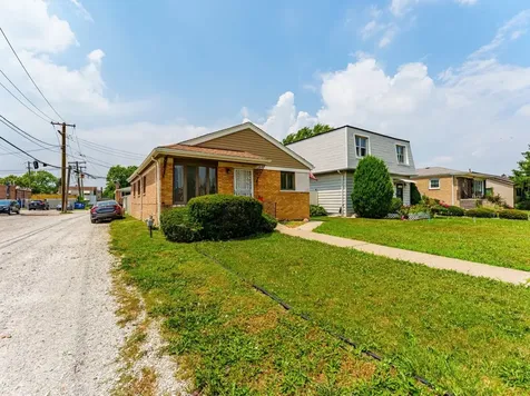 7852 Neenah Avenue Burbank IL 60459