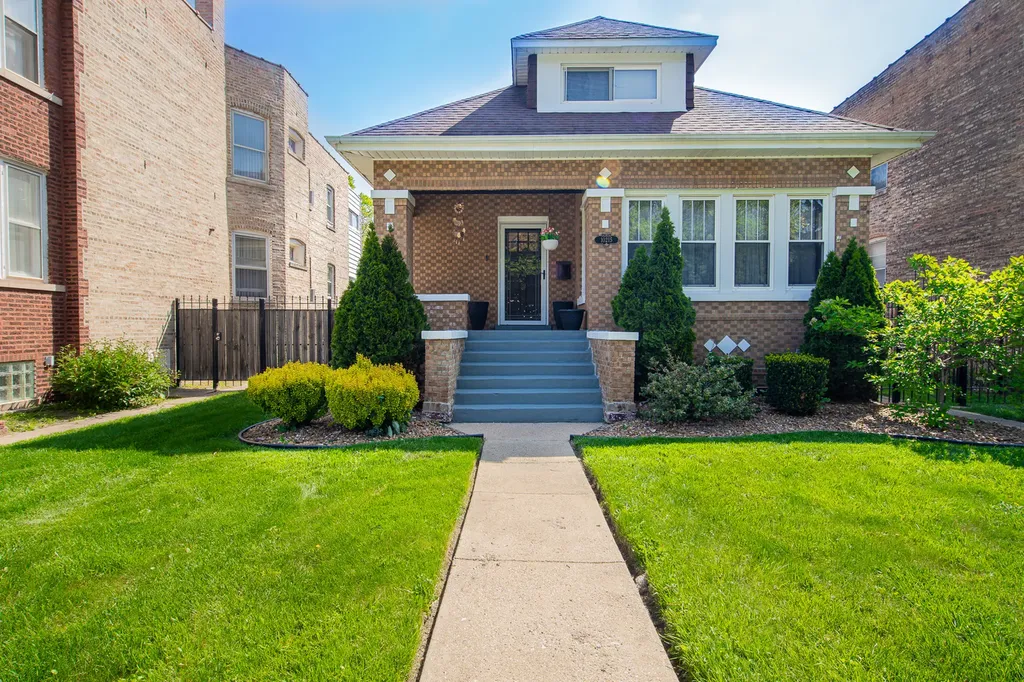 10215 South Charles Street Chicago IL 60643