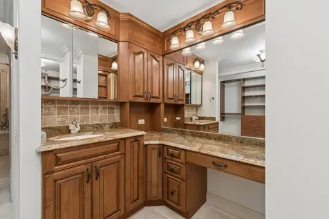 200 East Delaware Place Chicago IL 60611
