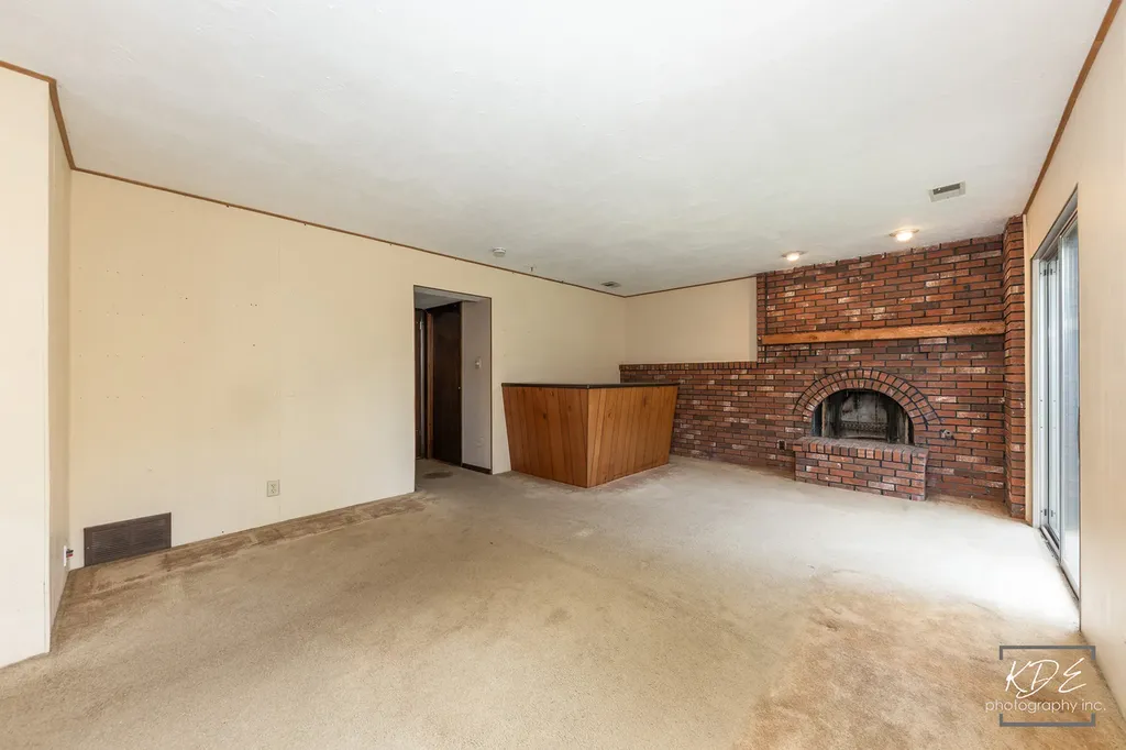 446 Galahad Road Bolingbrook IL 60440