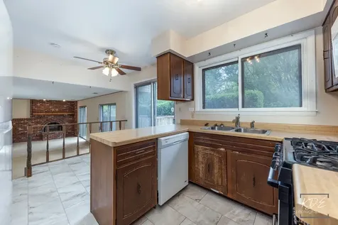 446 Galahad Road Bolingbrook IL 60440