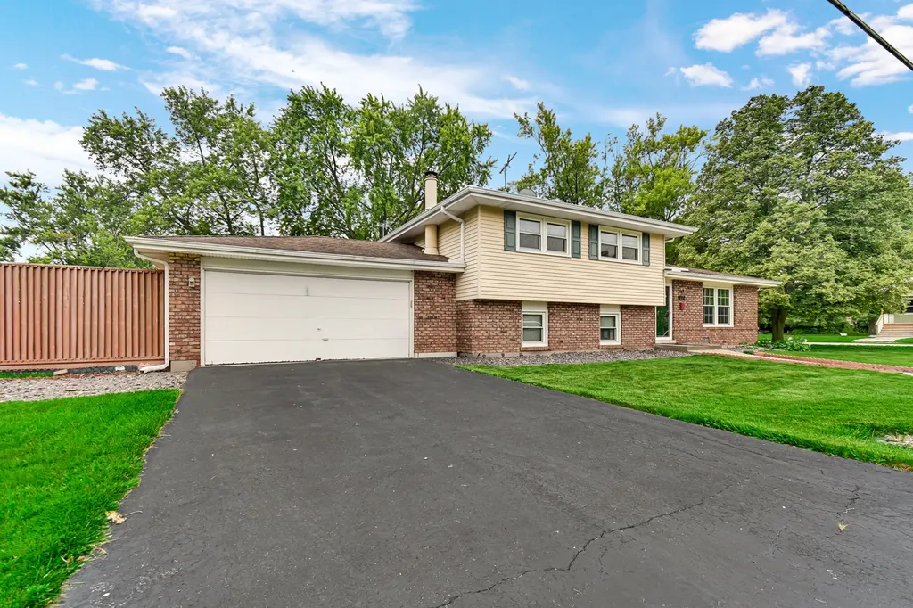 47 North Wabash Avenue Glenwood IL 60425