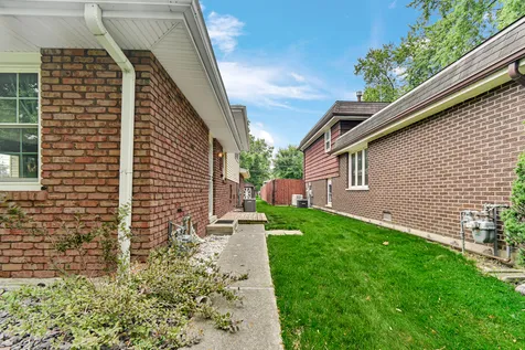 47 North Wabash Avenue Glenwood IL 60425