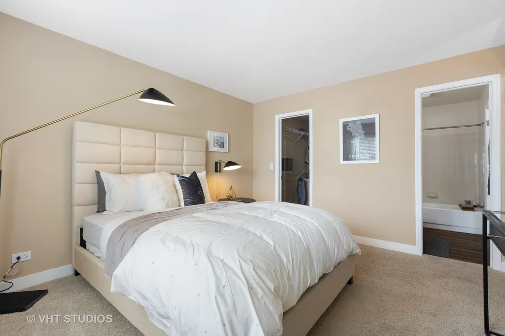 28 Sterling Circle Wheaton IL 60189