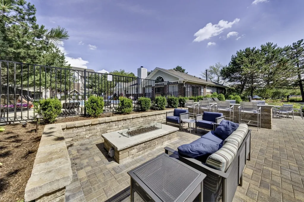 28 Sterling Circle Wheaton IL 60189