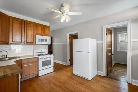 1932 West School Street Chicago IL 60657