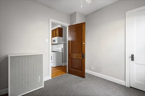 1932 West School Street Chicago IL 60657