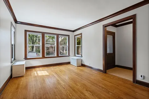 1932 West School Street Chicago IL 60657
