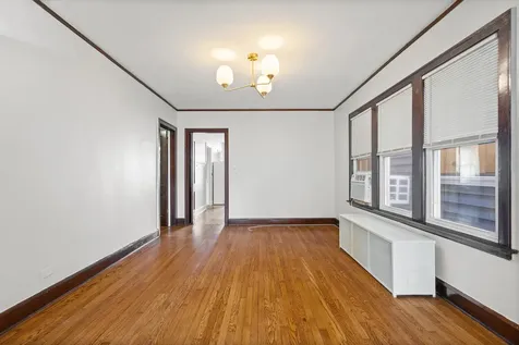 1932 West School Street Chicago IL 60657