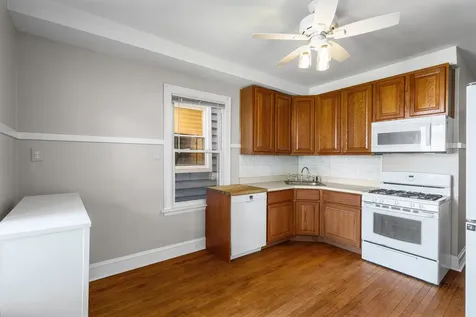 1932 West School Street Chicago IL 60657
