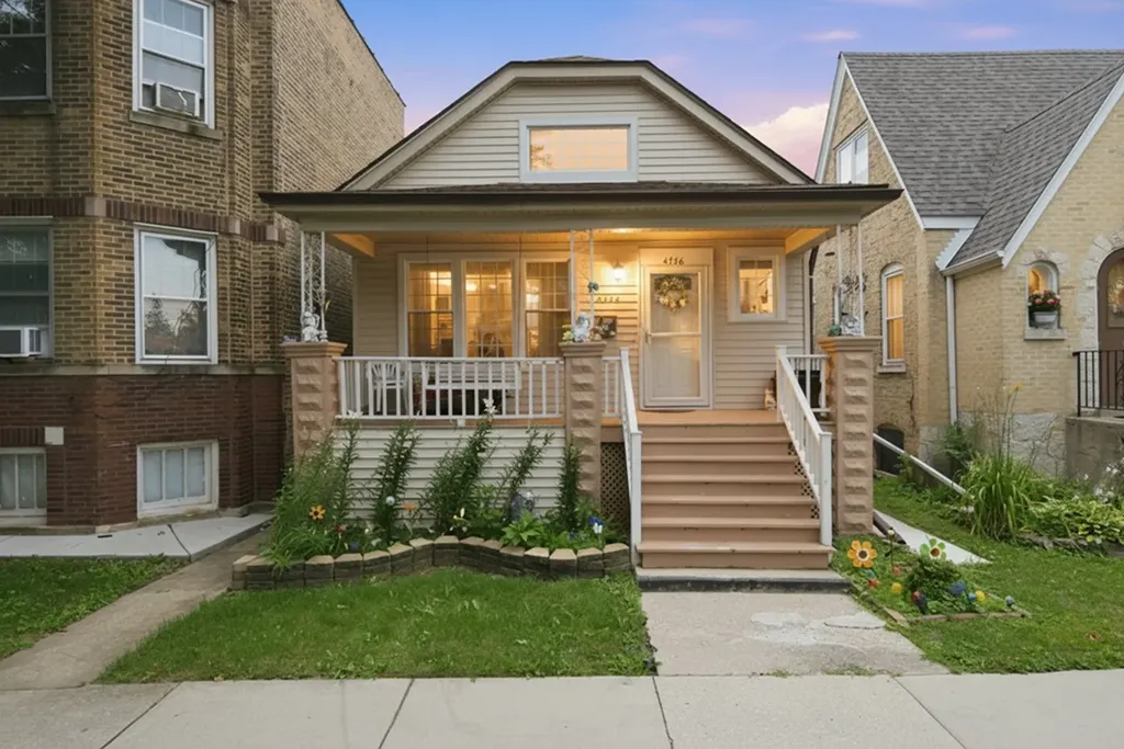4746 North Karlov Avenue Chicago IL 60630