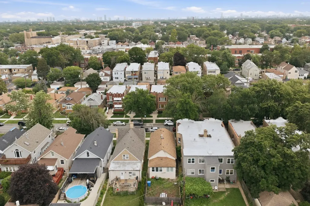 4746 North Karlov Avenue Chicago IL 60630