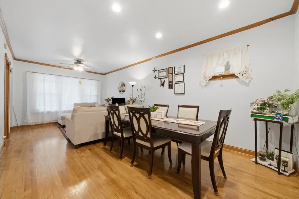 4746 North Karlov Avenue Chicago IL 60630