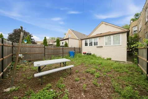 4746 North Karlov Avenue Chicago IL 60630