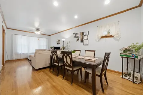 4746 North Karlov Avenue Chicago IL 60630