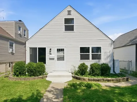 35 46TH Avenue Bellwood IL 60104
