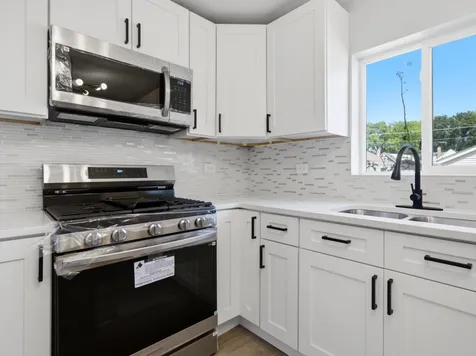 35 46TH Avenue Bellwood IL 60104