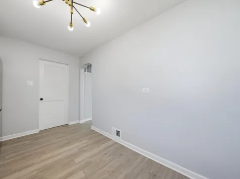 35 46TH Avenue Bellwood IL 60104