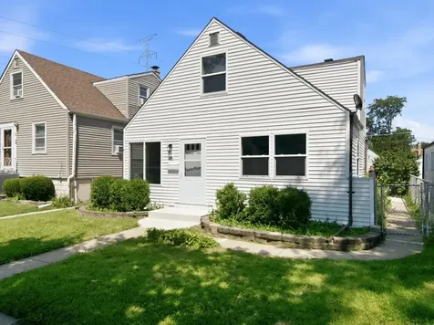 35 46TH Avenue Bellwood IL 60104