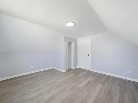35 46TH Avenue Bellwood IL 60104