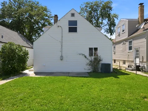 35 46TH Avenue Bellwood IL 60104