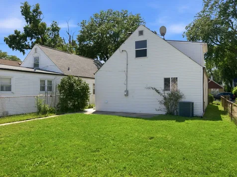 35 46TH Avenue Bellwood IL 60104