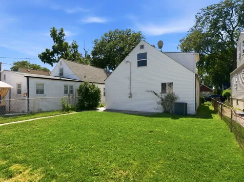 35 46TH Avenue Bellwood IL 60104