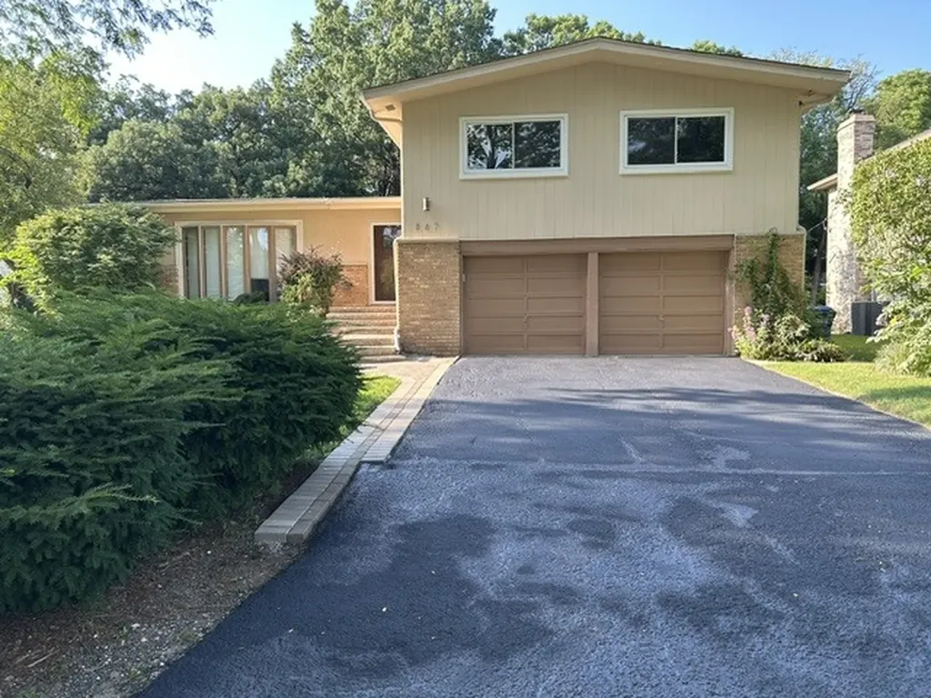 867 Auburn Court Highland Park IL 60035