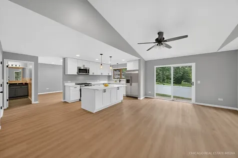 917 North Cove Drive Palatine IL 60067