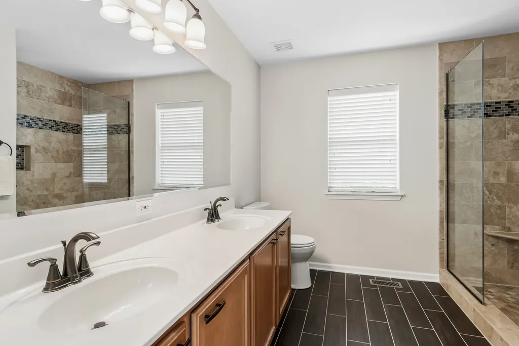 2759 Hillsboro Boulevard Aurora IL 60503