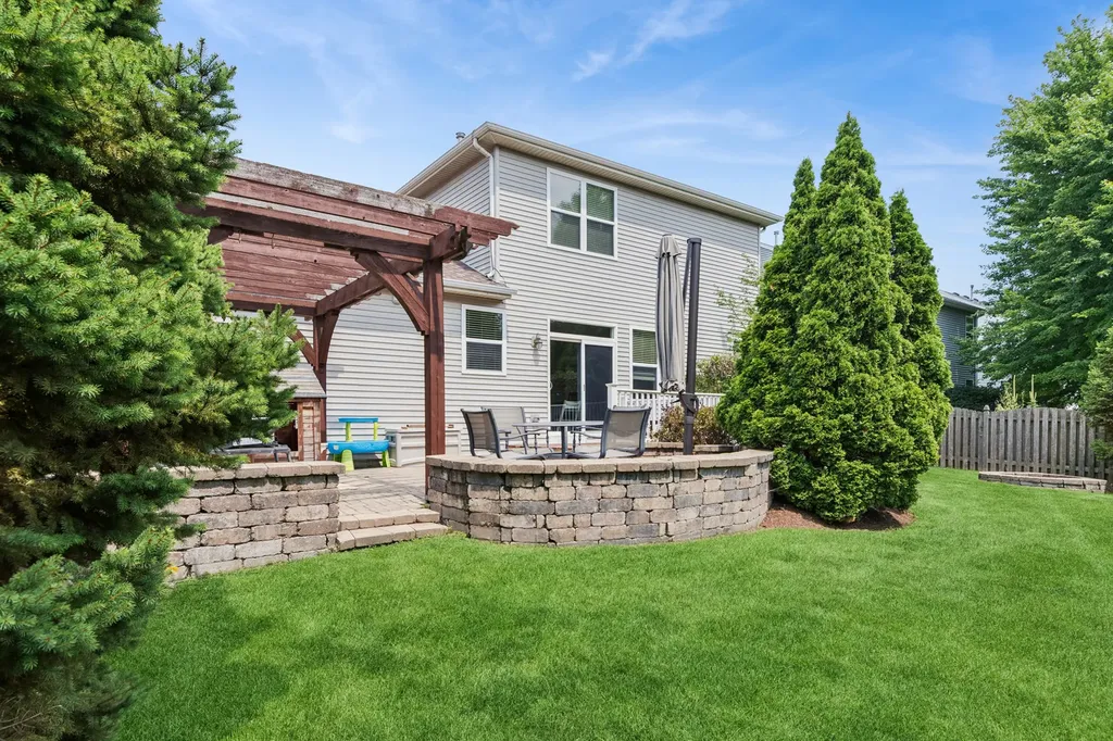 2759 Hillsboro Boulevard Aurora IL 60503